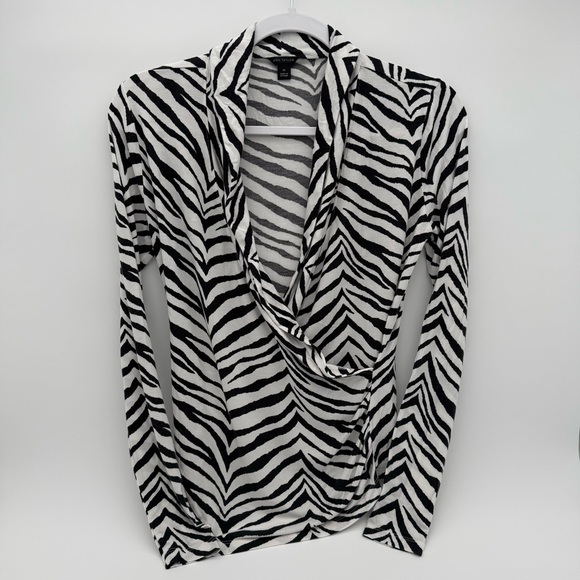 J Crew Women's Zebra Print Shawl Collar Wrap Top XS White Black Shirt Blouse - Picture 3 of 6